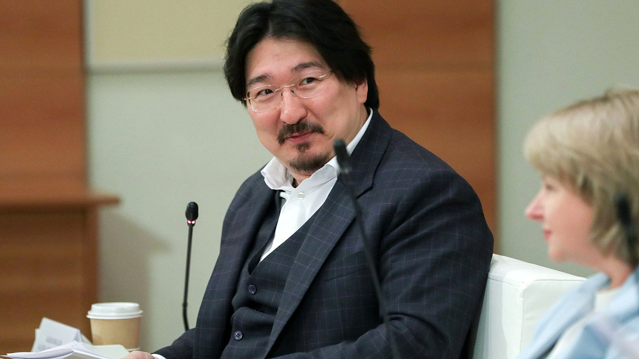 Башанкаев призвал общество вместе с врачами решить проблему лжемедиков в интернете 