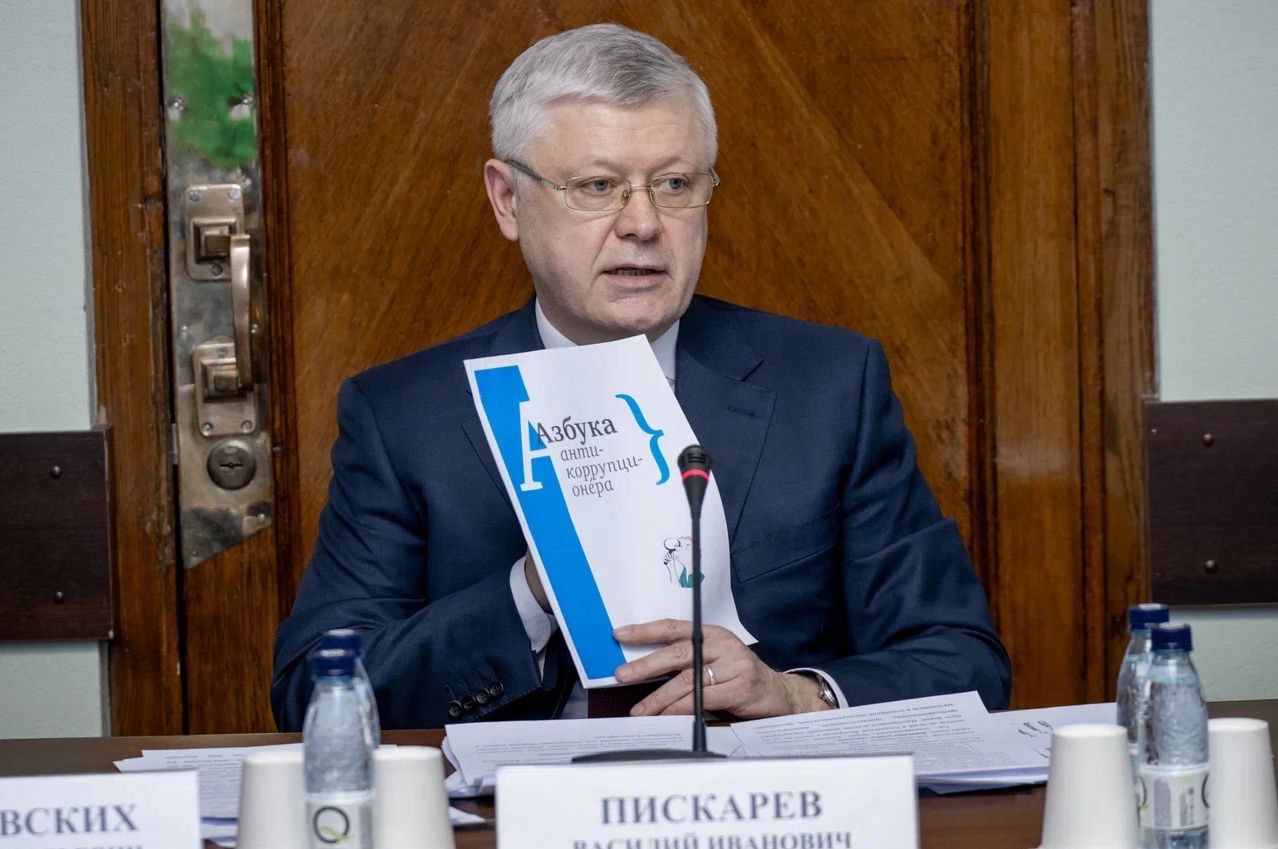 Пискарев подчеркнул важность расширения ограничений для иноагентов 