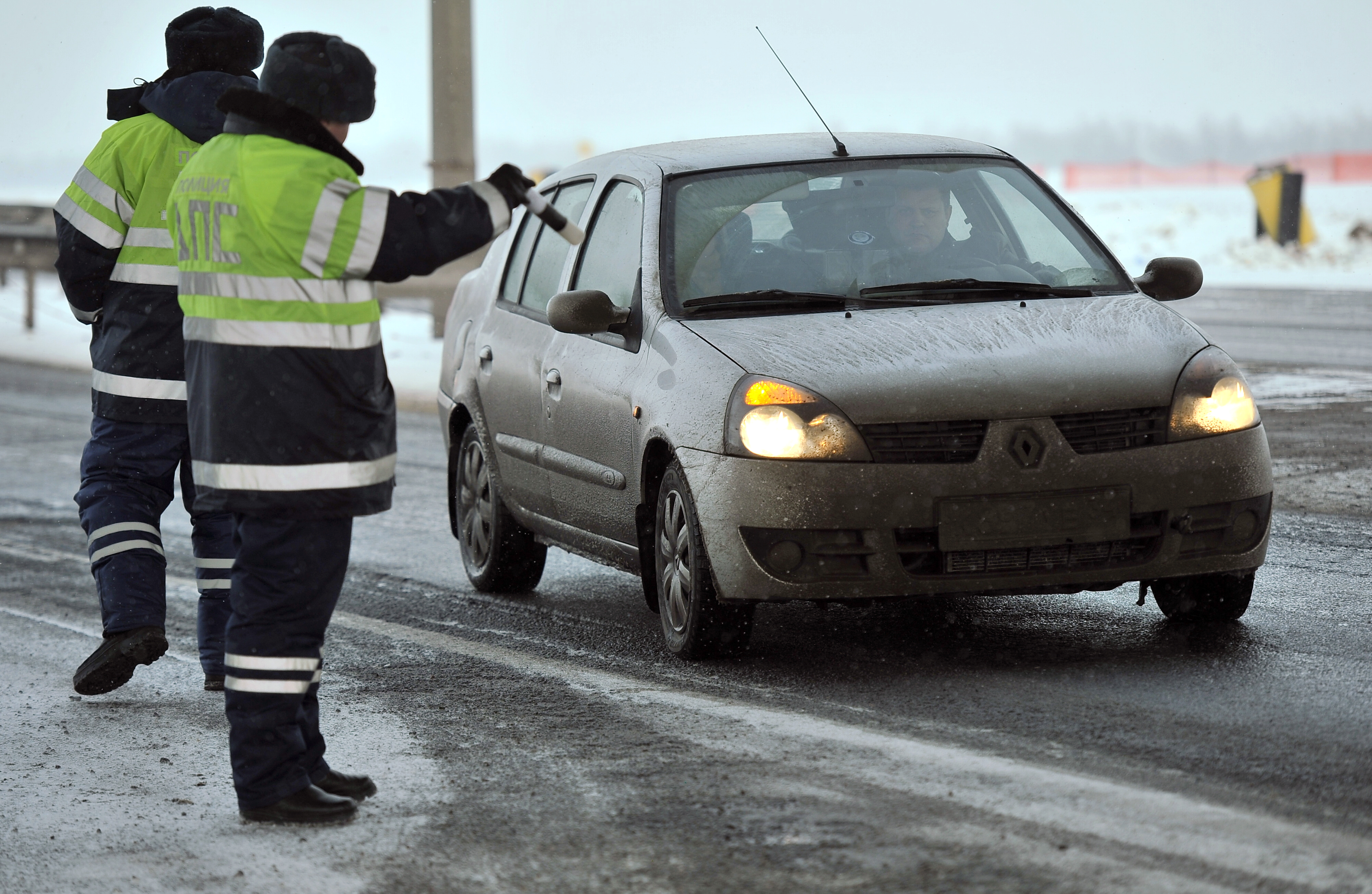 ЛДПР предлагает увеличить совокупный размер долгов по автоштрафам для ограничения водительских прав