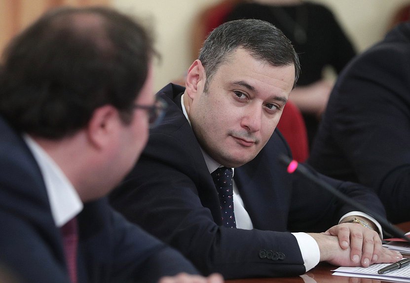 Хинштейн сожалеет, что диалог с Россией строится по принципу санкций 