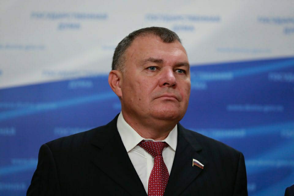 Ремезков назвал акты вандализма в Прибалтике «оголтелой русофобией»