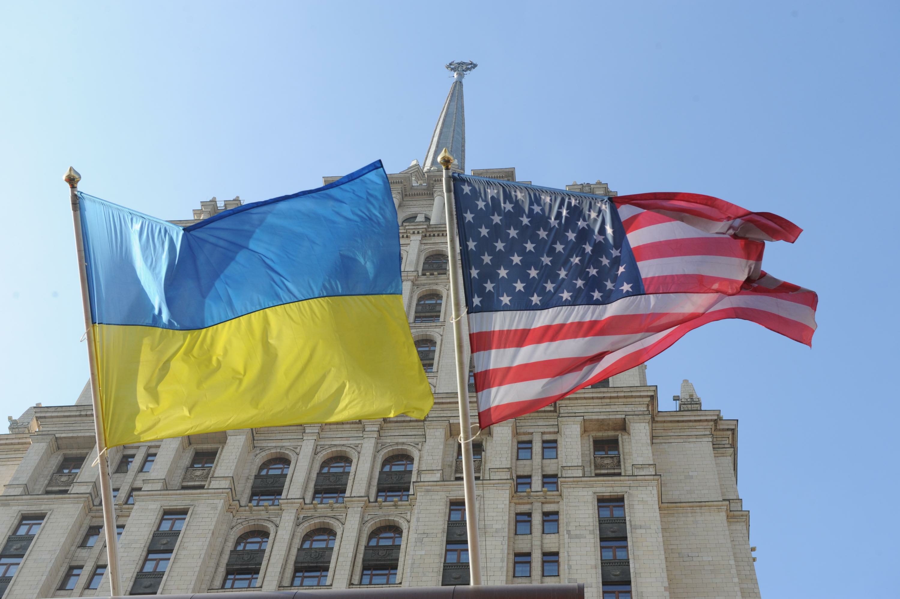 Толмачев: сделка Киева с США является фактической колонизацией Украины